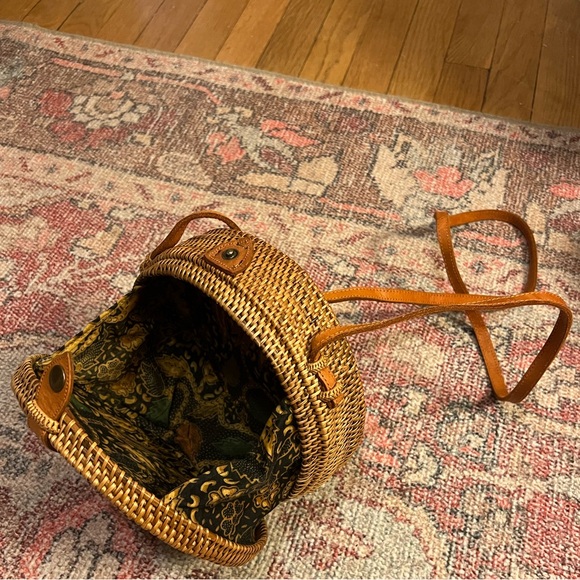 Rattan Round Purse - Picture 2 of 4